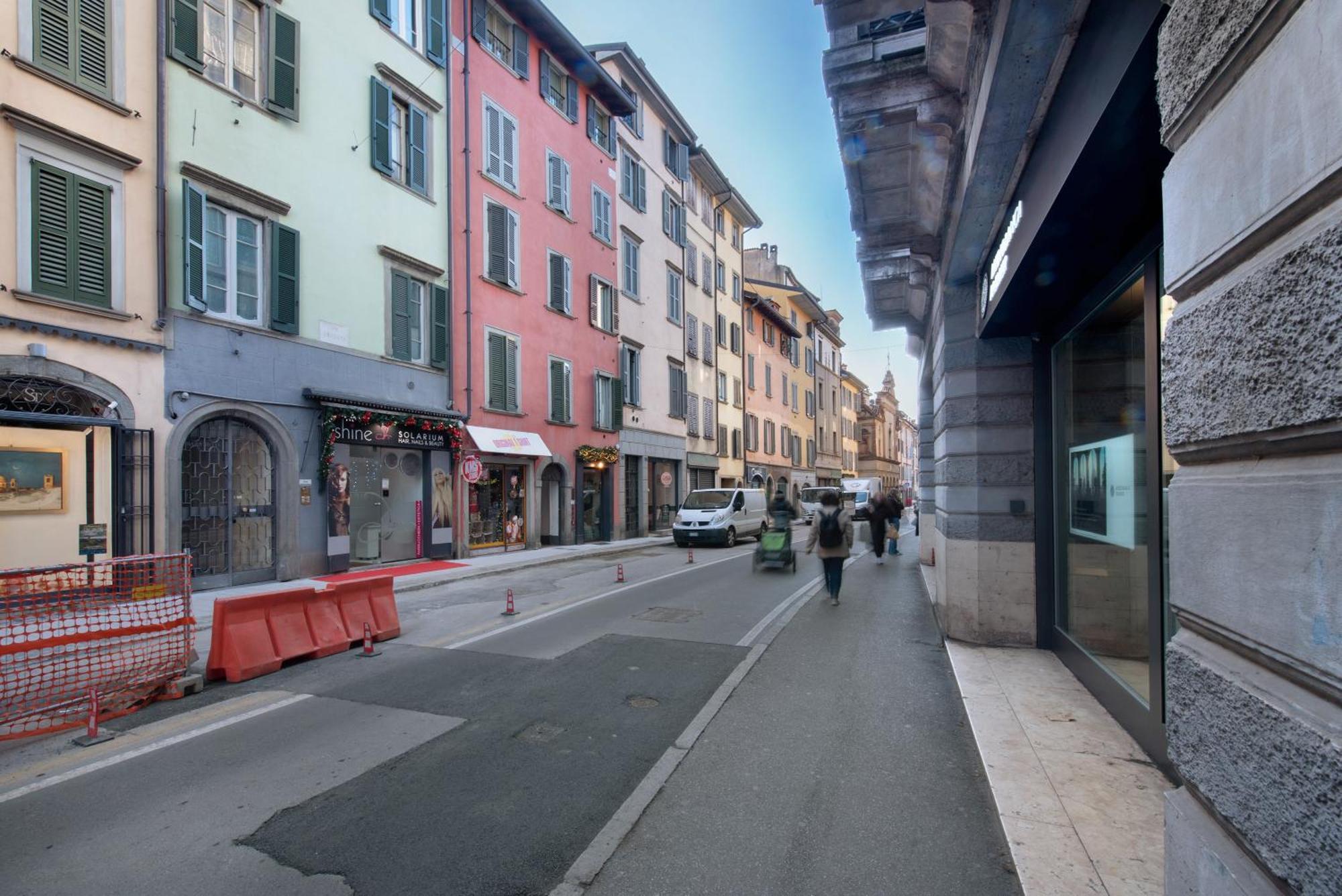 Casa Vacanza Civetta Bergamo Bagian luar foto